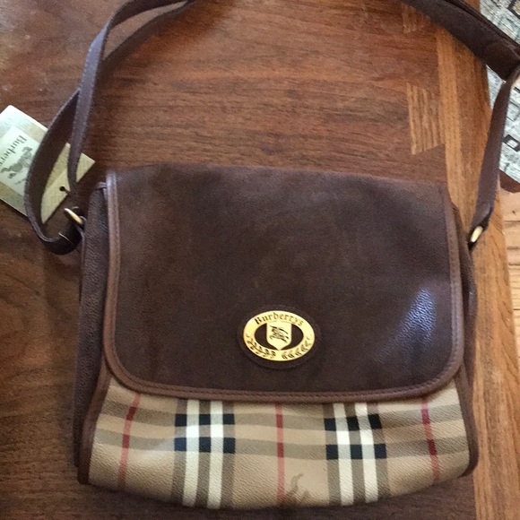 Burberry Handbags - NWT Vintage Burberry crossbody/shoulder bag